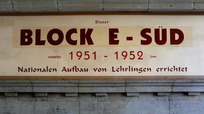Karl-Marx-Allee Walking Tour: Berlins Socialist History - The Modern Transformation of Karl-Marx-Allee