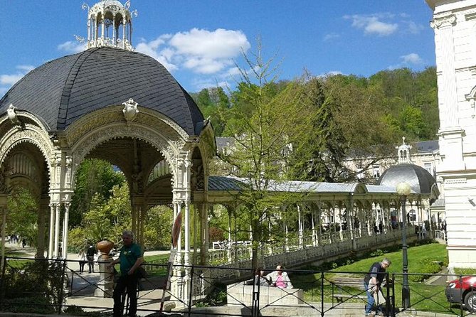 Karlovy Vary Day Trip From Prague With Lunch - Lunch Inclusions