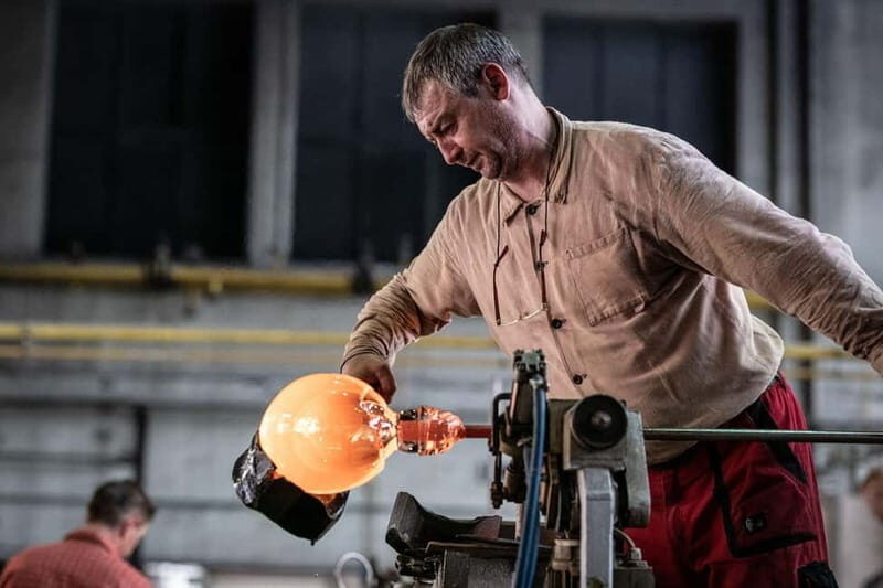 Karlovy Vary: Moser Glassworks Tour with Museum Entry - Who Will Appreciate This Tour?