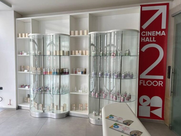 Karlovy Vary: Tourist Cinema Experience - Additional Details and Practical Tips