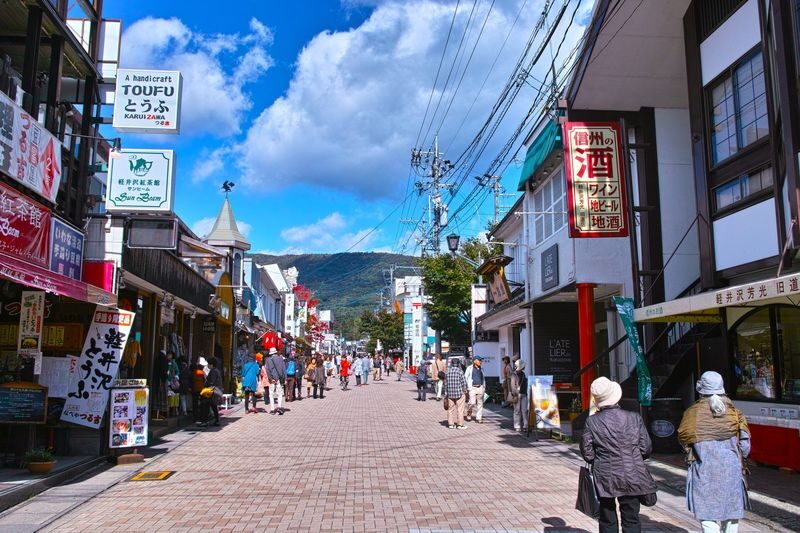 Karuizawa Day Trip: Shiraito Falls + Kumoba Pond + Outlet Shopping (Departing from Tokyo) - Kyukaruizawa Ginza: snacks, soba and browsing