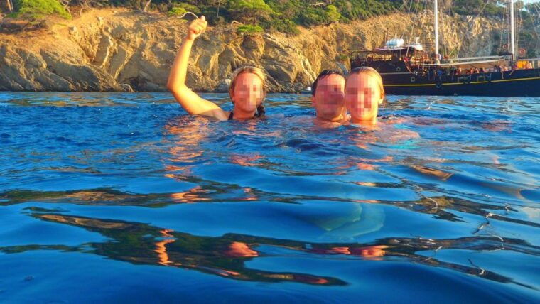 Kassandra: Sunset Sailing Boat Tour of Secluded Coves - Who Should Consider This Tour?