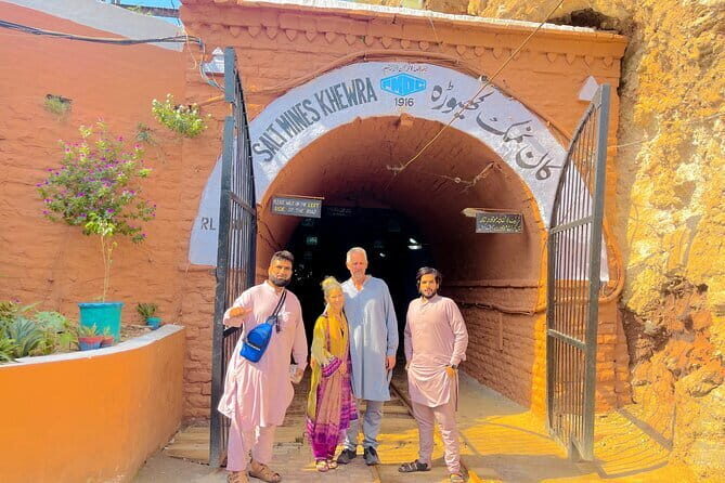 Katas Raj Temple and Khewra Salt Mines in Kalar Kahar Day Tour - An In-Depth Look at the Itinerary  