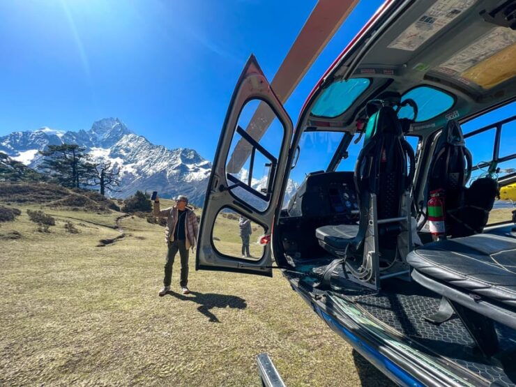 Kathmandu: Everest Base Camp Helicopter Tour With Breakfast - Key Points