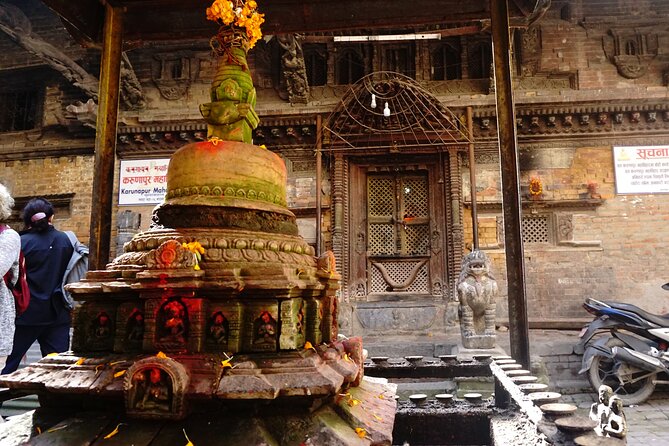 Kathmandu Rickshaw Tour Of Thamel And Durbar Square - Discovering Durbar Square