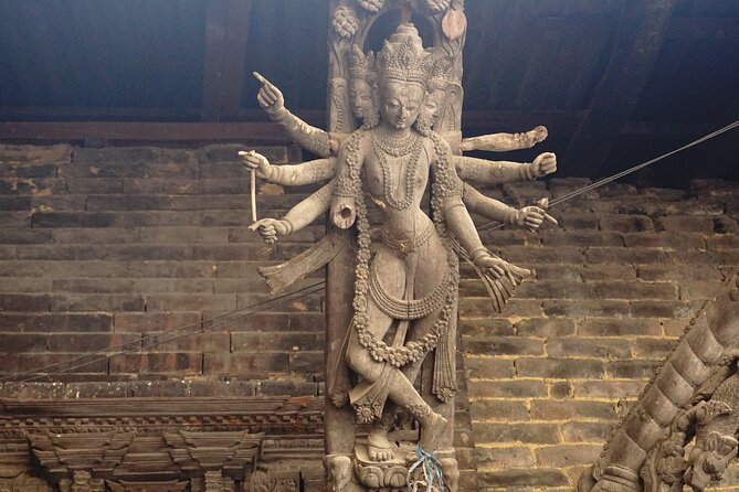 Kathmandu Rickshaw Tour Of Thamel And Durbar Square - Visiting Asan Tole Market