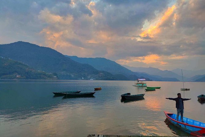 Kathmandu,Chitwan,Pokhara With Dhampus Sarangkot Trek - Tour Overview