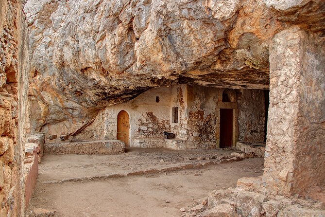 Katholiko Bay: Hiking Through History and Hidden Gems - Discovering Katholiko Bays Rich History