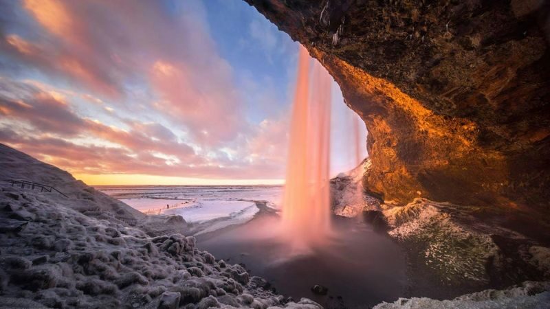 Katla Ice Cave and South Coast one-day tour from Reykjavik - The super-jeep ride from Vík