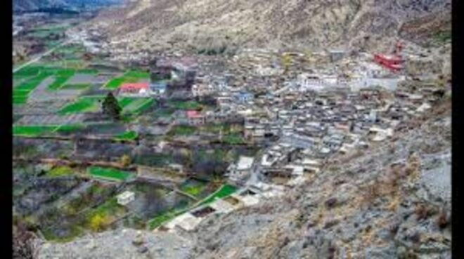 Katmandu: 14-Day Annapurna Circuit Trek via Thorang La Pass - Local Customs and Conduct