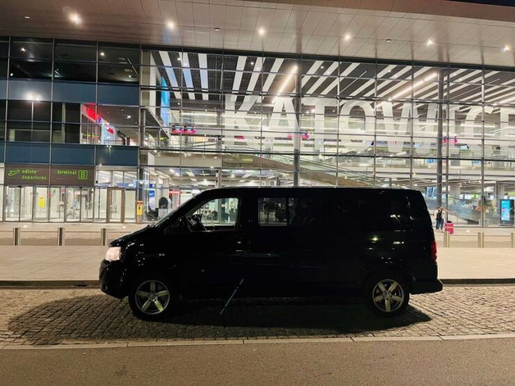 Katowice or Kraków Airport: Transfers Bielsko-BiałA/Szczyrk - Airport Transfer Options Available