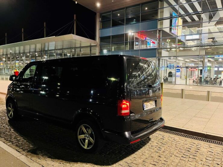 Katowice or Kraków Airport: Transfers Bielsko-BiałA/Szczyrk - Benefits of Private Transportation Services