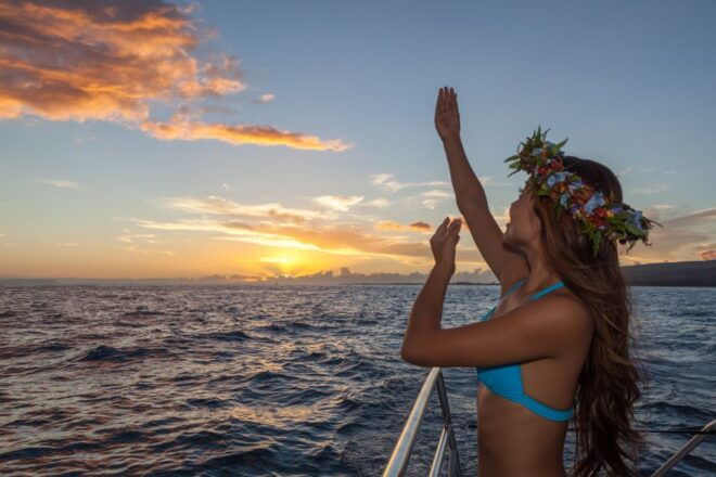 Kauai: Napali Sunset Dinner Cruise - Dinner and Drinks