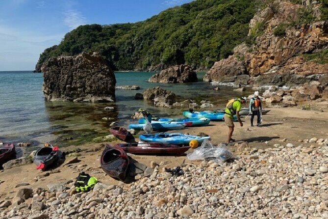 Kayak Clean-up and BBQ Tour on Tottori Uradome Coast - An In-Depth Look at the Kayak Clean-up and BBQ Tour