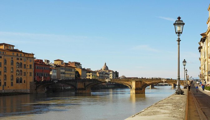 Kayak on the Arno River in Florence Under the Arches of the Old Bridge - Overview and Experience