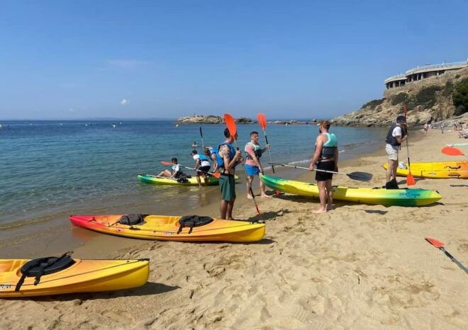 Kayak & Snorkel Tour to Platja De L'almadrava in Roses - Preparation and Meeting Point