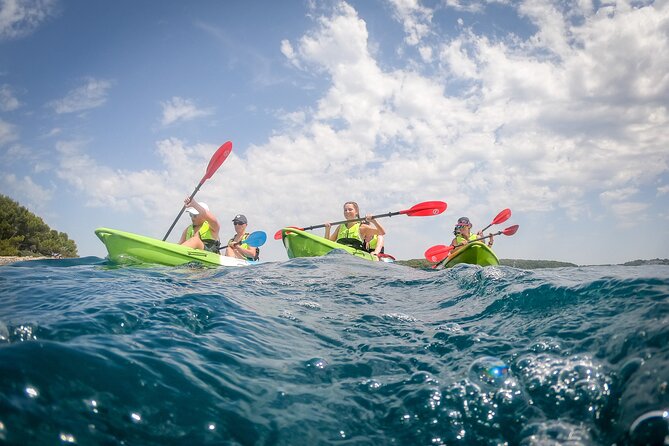 Kayak Tours Pula | Sea Cave NEOPREN INCLUDED - Meeting and Pickup Details