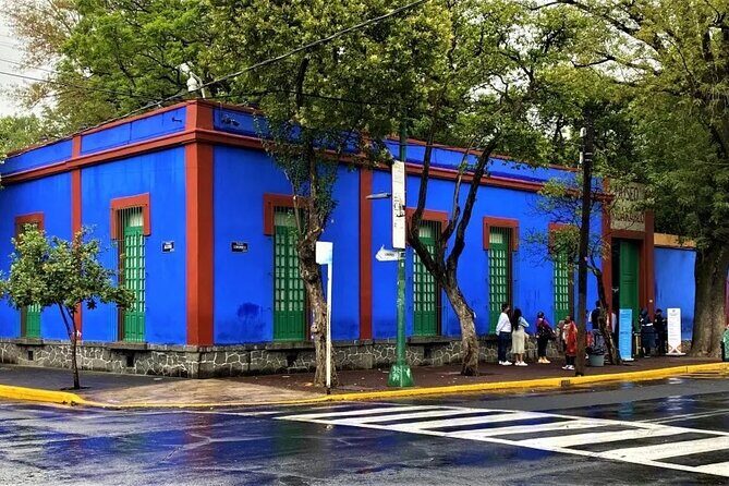 Kayaking adventure through the Xochimilco and Frida Kahlo Canals - What’s Included and What’s Not  