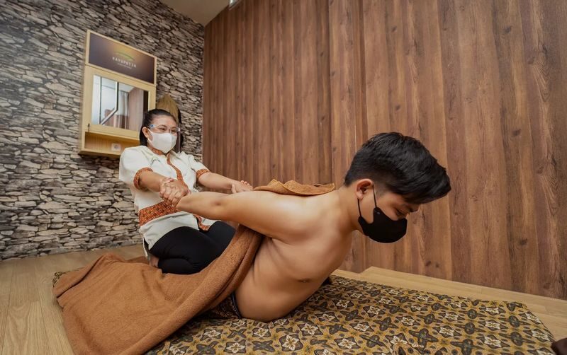 Kayuputih Family Reflexology S. Parman in Malang - What to know before you book