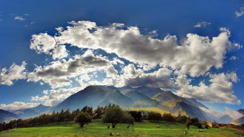 Kazbeg Mountains Day Trip with Gourmet Lunch at Rooms! - Exploring the Kazbeg Mountains Day Trip: A Perfect Blend of Nature, Culture, and Cuisine