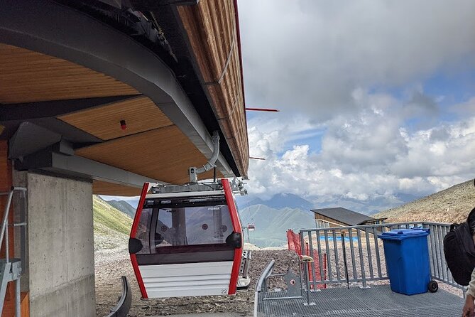 Kazbegi, Gergeti, Gudauri, Ananuri, Mtskheta | Tatin Travel - Meeting Details