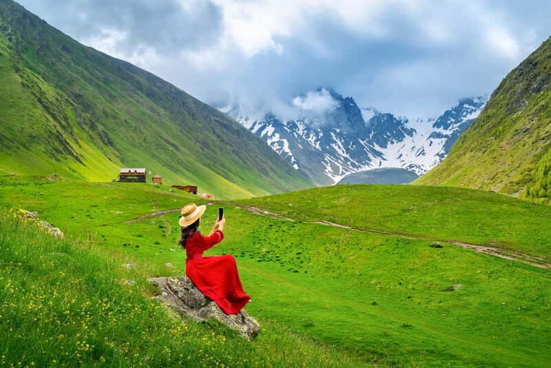 Kazbegi Peaks and Valleys: Private Sightseeing Tour - Who Should Consider This Tour?