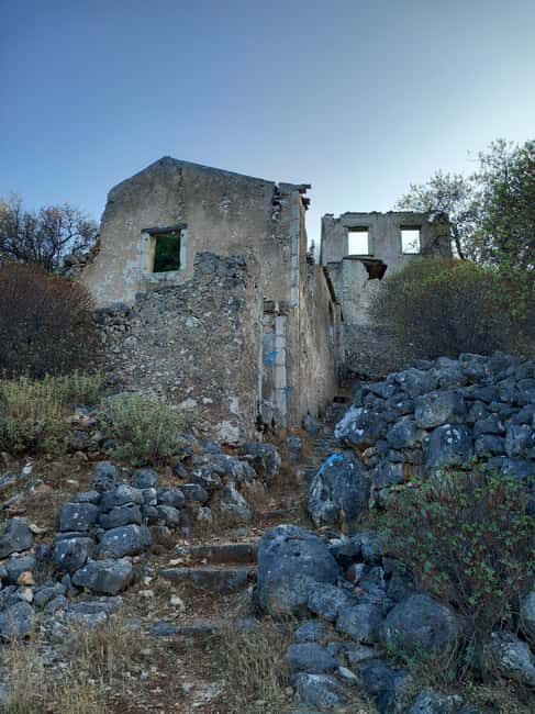 Kefalonia: Old Farsa Village Sunset Walking Tour - Frequently Asked Questions