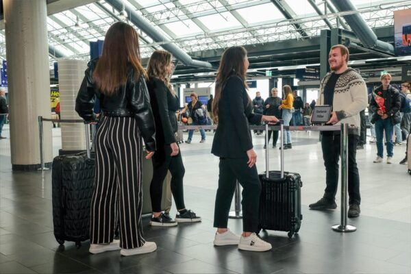 Keflavik Airport: Roundtrip Transfer To/From Reykjavik - Pricing and Discounts