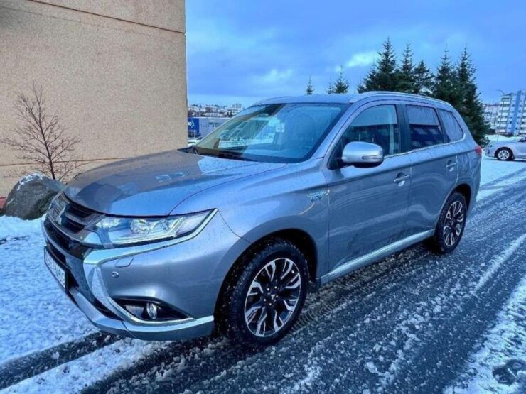 Keflavik Airport Transfer From/To Reykjavik City Limits - Experience Highlights