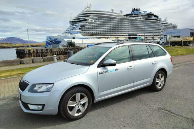 Keflavik Airport Transfer to Reykjavik - Hassle-free Experience