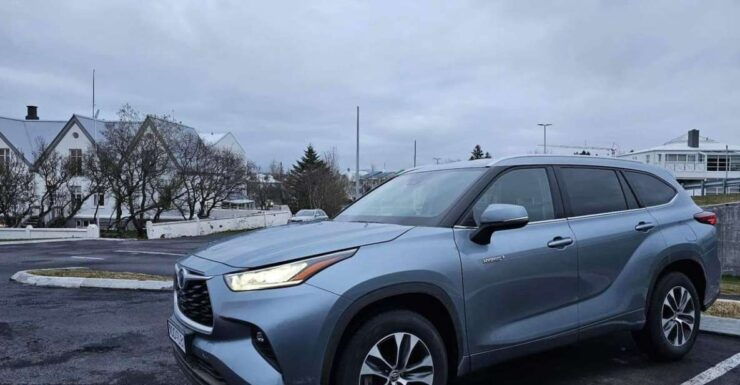 Keflavik : Private Airport Transfer KEF to RVK - Experience and Benefits