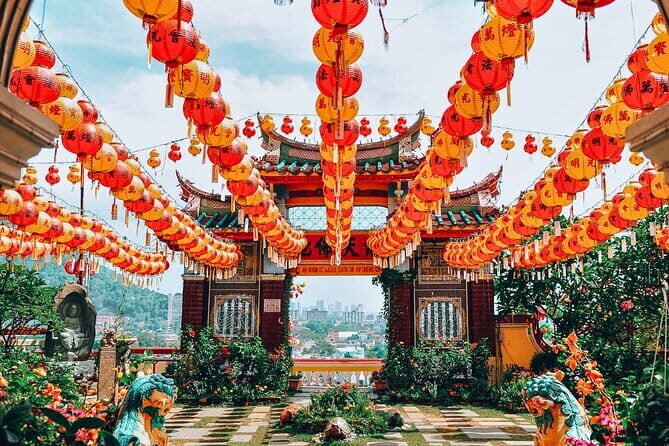 Kek Lok Si Temple and Penang Hill Guided Tour - What Travelers Can Expect