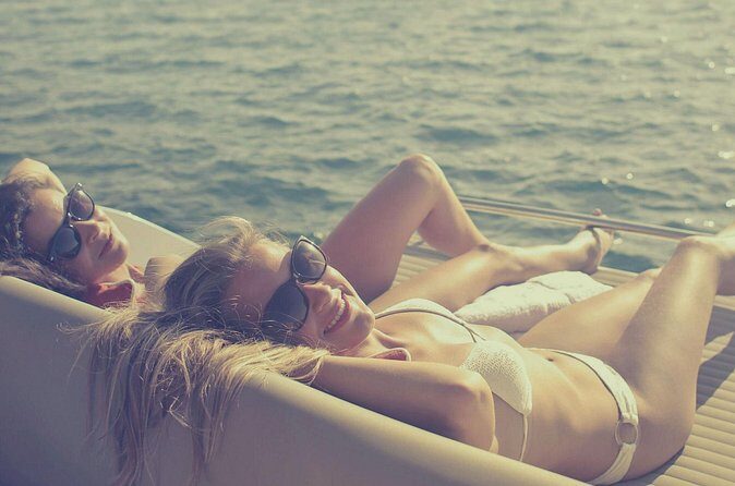 Kelowna Boat Hire Waves and Wines Boat Tour - FAQ  