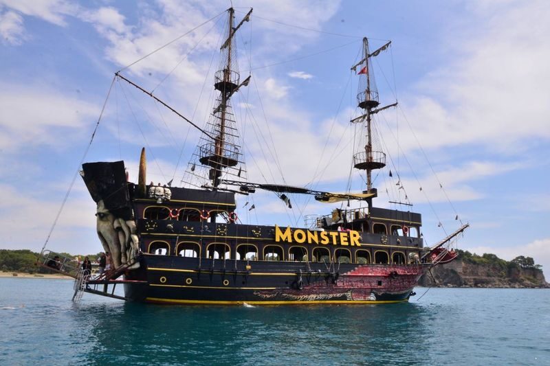 Kemer Bays Party Boat Experience from Antalya with Lunch - A 10:00 Start at Kemer Marina