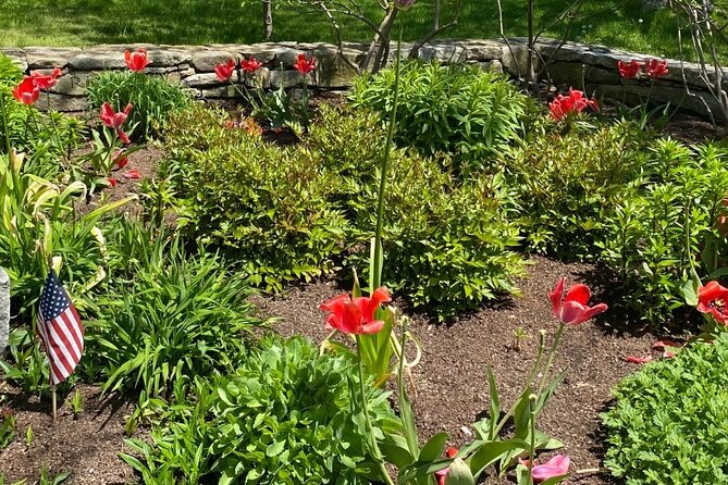 Kennebunkport Historic District Garden Stroll - Good To Know
