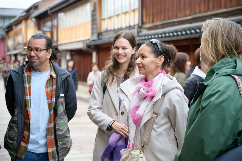 Kenrokuen Garden & Kanazawa Castle Historical Tour - Is this a private tour?