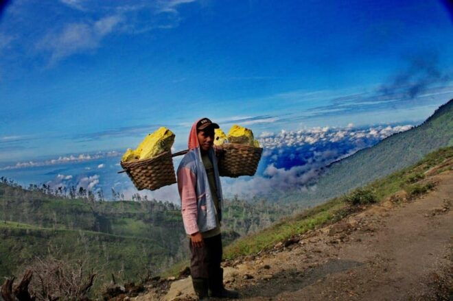Ketapang: Ijen Tumpak Sewu, and Bromo 4-Day Tour - Included Services and Amenities