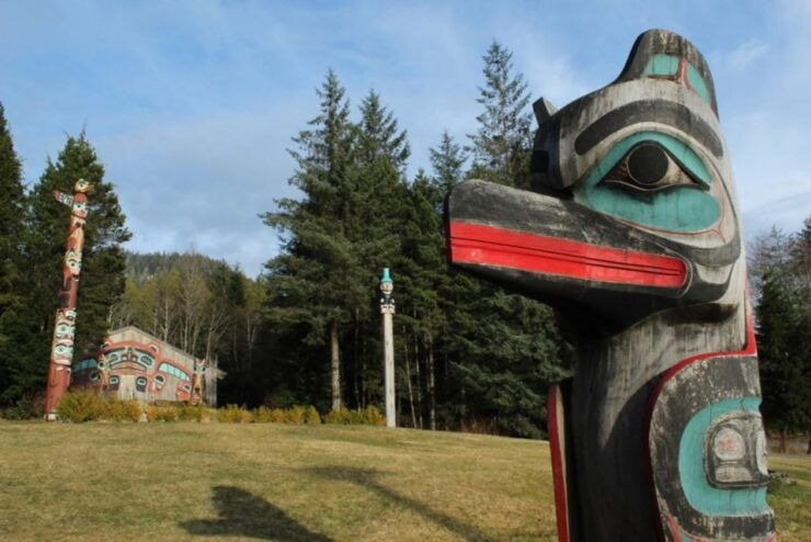 Ketchikan: Saxman Native Village & Dungeness Crab Feast - Live Tour Guide and Language