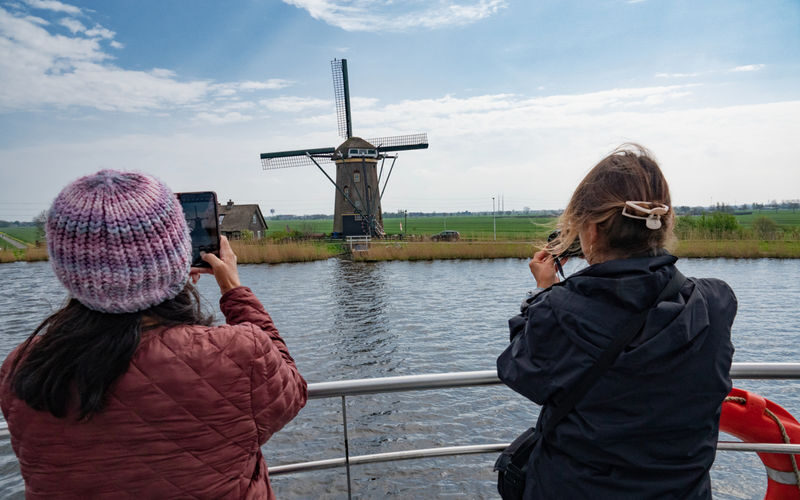 Keukenhof, Tulip Farm & Windmill Cruise Full-Day Tour from Amsterdam - A one-hour windmill cruise