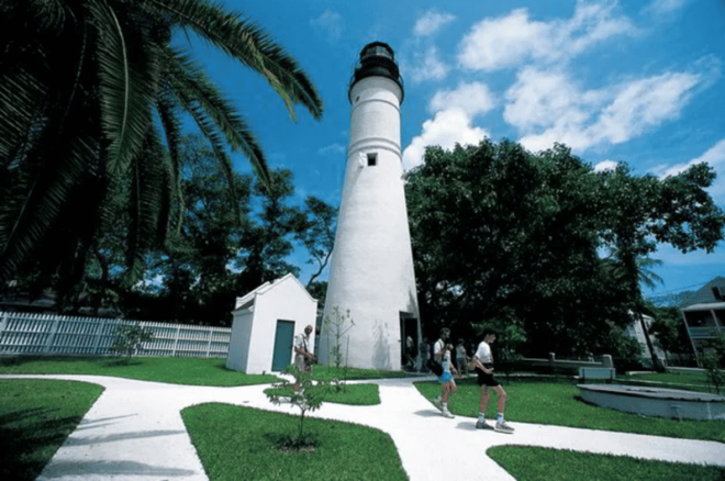 Key West: Luggage Services - Airport Passenger Luggage Handling
