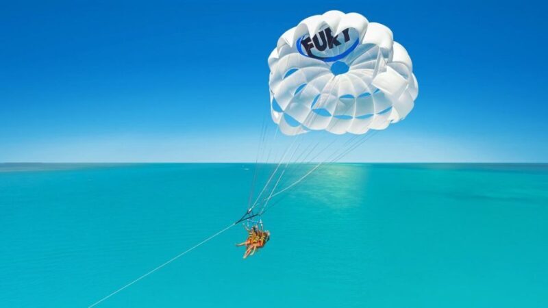 Key West: Parasailing Above the Island Paradise - Photographs and Memories: Capturing the Moment