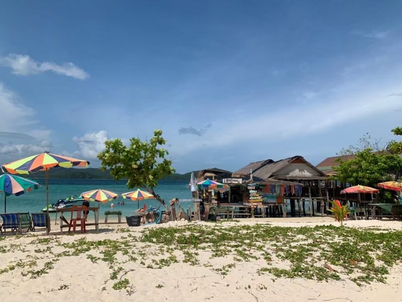 Khai Nai, Khai Nui, Khai Nok Island: Cat lover Tour by Speedboat - What is included, and what may cost extra