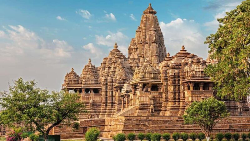 Khajuraho: Private Kamasutra Temples Day Tour with Guide - Local Sightseeing & Artisan Shops