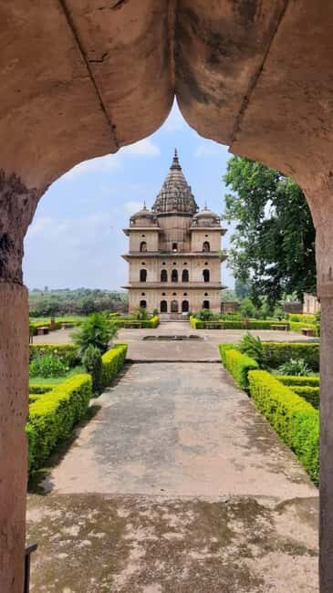 Khajuraho: Private Kamasutra Temples Day Tour with Lunch - A Detailed Look at the Khajuraho Private Temple Tour