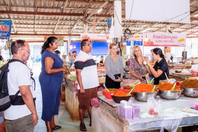 Khao Lak: Thai Cooking Class in a Garden With Transfer - Visit to the Local Market