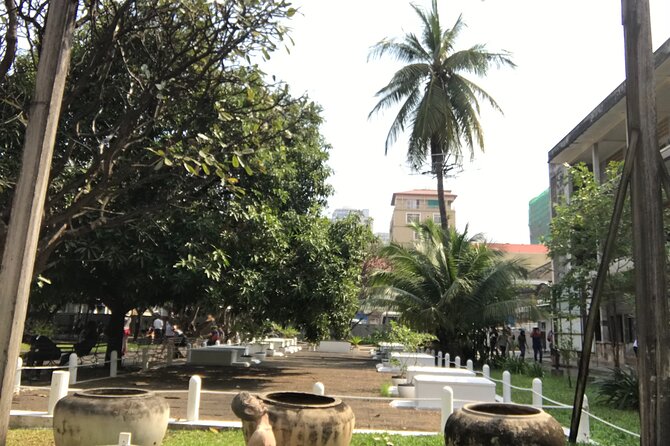 Khmer Rouge, Genocide Museum &Killing Field Tour - The Sum Up