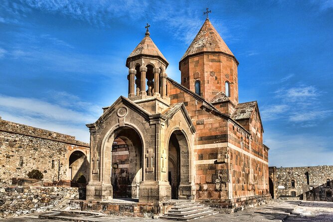 Khor Virap Monastery, Noravank Monastery, Areni, Jermuk - Architectural Marvel: Noravank Monastery