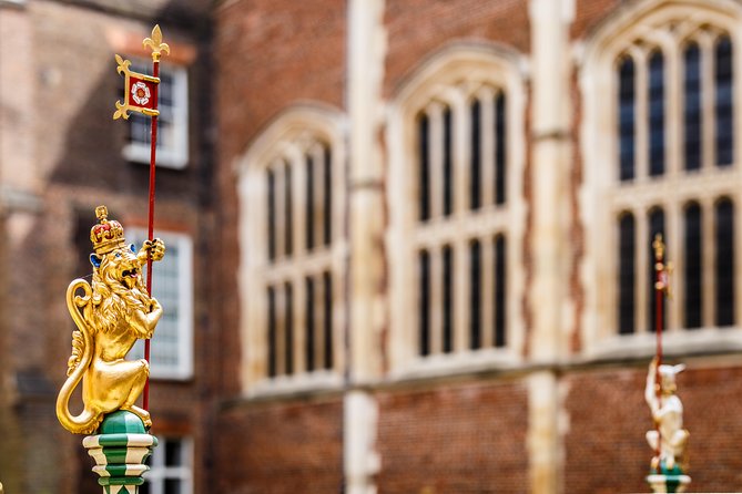 Kid-Friendly Hampton Court Palace Tour in London With Blue Badge Guide - Palace Overview