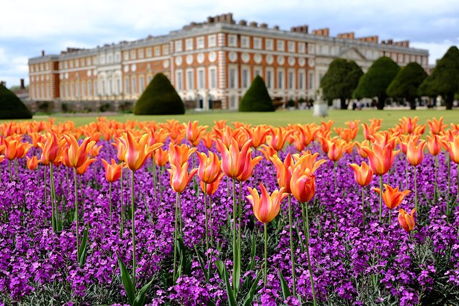 Kid-Friendly Hampton Court Palace Tour in London With Blue Badge Guide - Blue Badge Guide Introduction