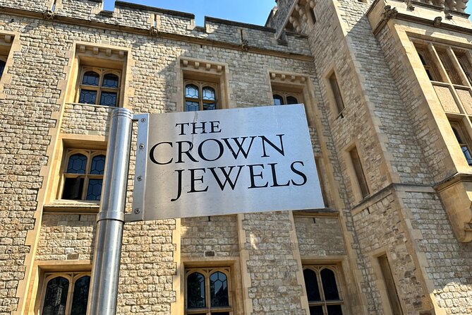 Kid-Friendly Tour: Tower of London and Tower Bridge Entry - Must-See Attractions: Crown Jewels, Yeomen Warders, and Royal Menagerie